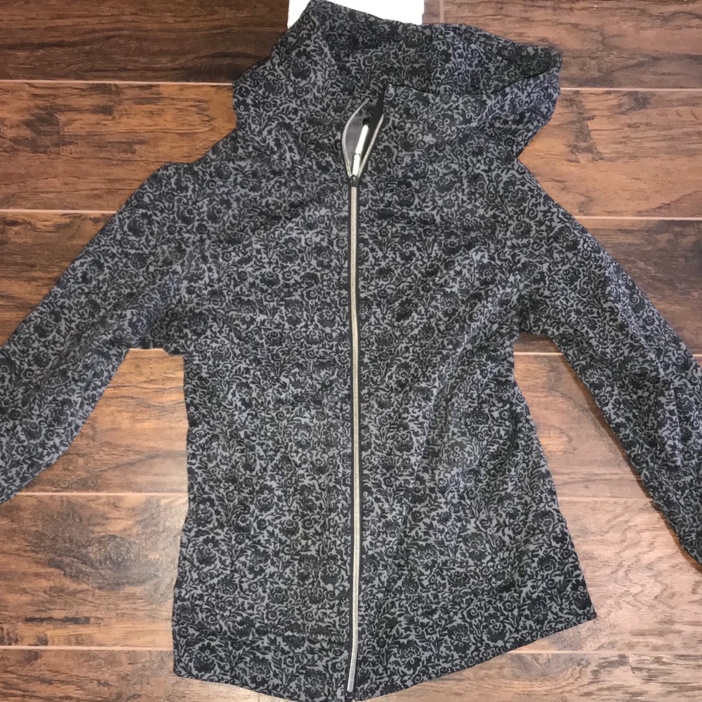 Lululemon patterned thick zip up